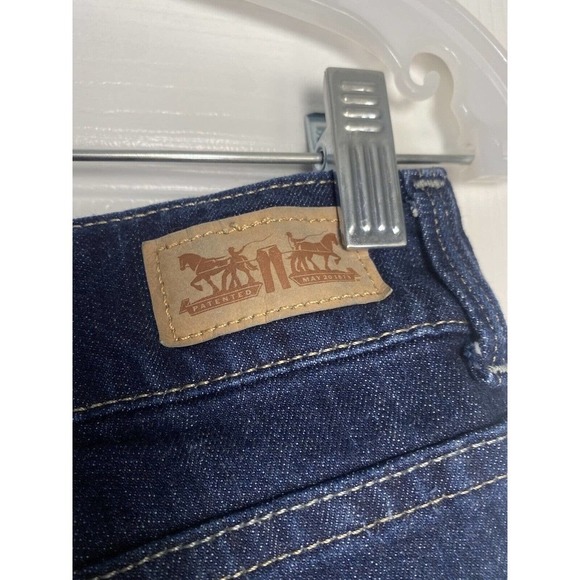 Levis Women’s 526 Slender Bootcut Denim Jeans Dark Wash 6M 28x32 - Picture 6 of 10